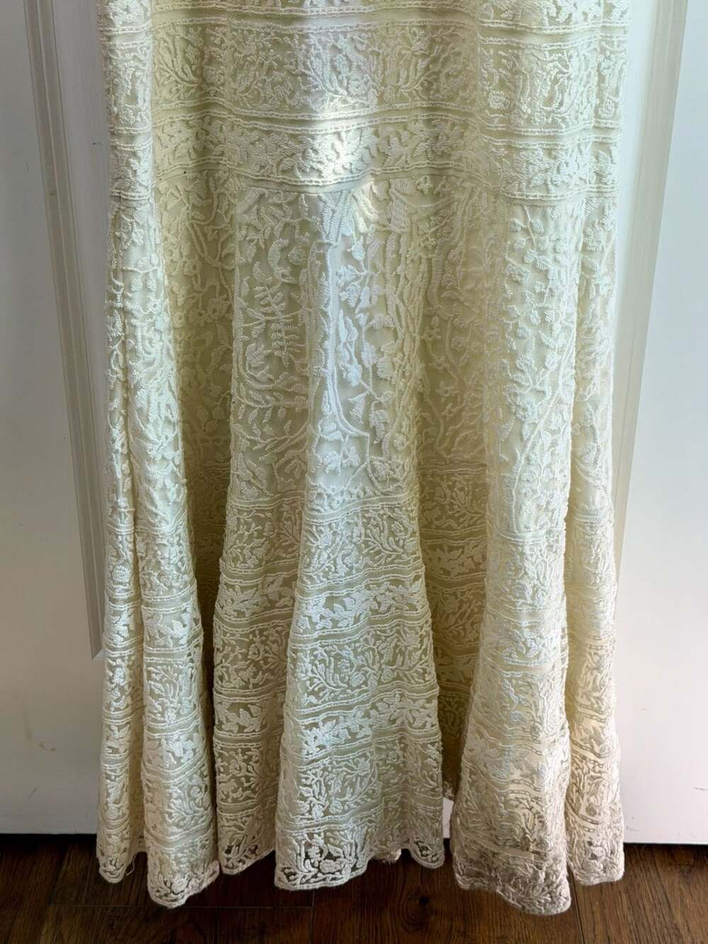 Tadashi Shoji Embroidered Banded Lace Cap Sleeve Gown in Ivory Size 8 AEC1241L - Picture 5 of 8